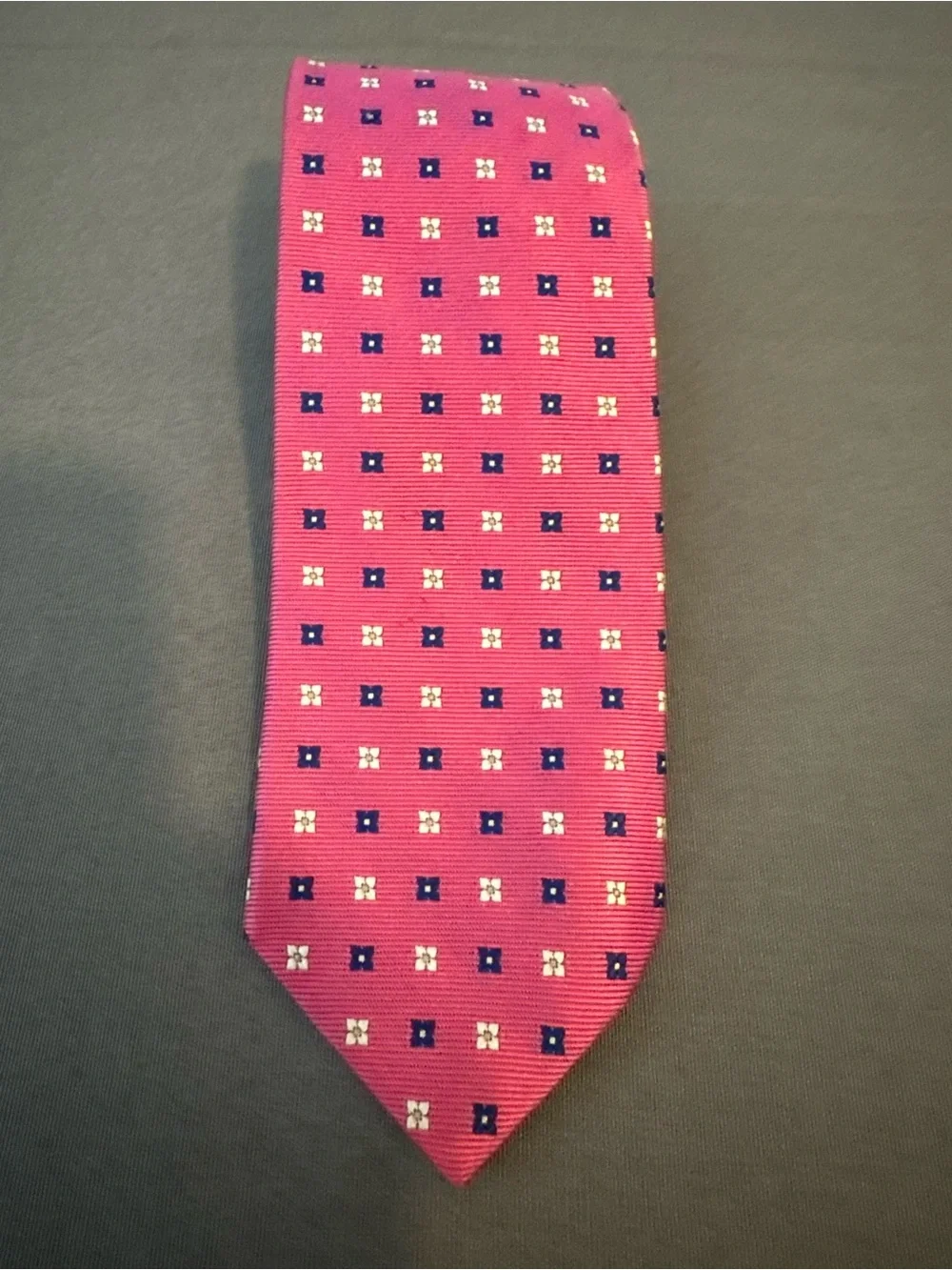 Brooks Brothers Men's 100% Silk Vintage Tie Pink with Navy & White Detail